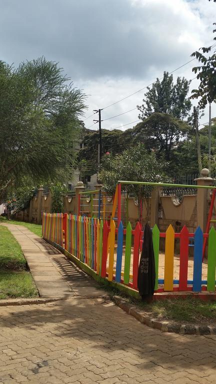 Mani'S Home Away From Home Nairobi Bagian luar foto